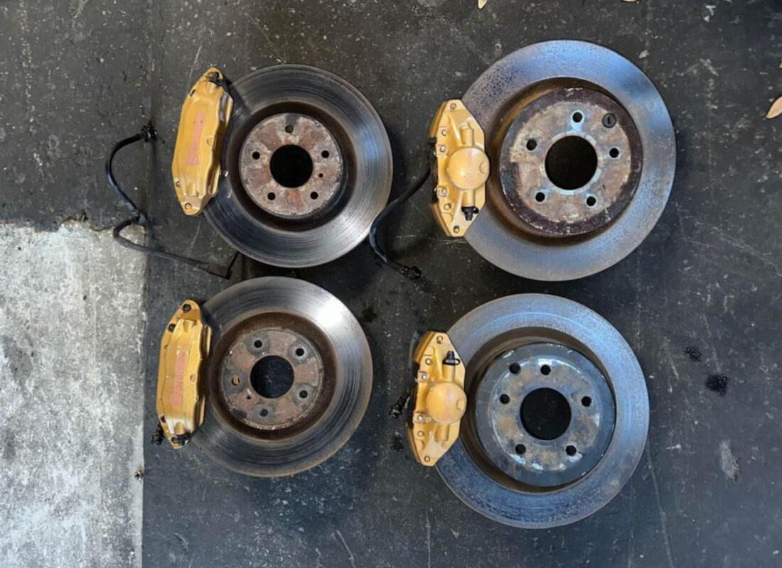 Hawk 03-04 Infinit G35 / 04-09 Nissan 350z w/ Brembo DTC-60 Race Front Brake Pads